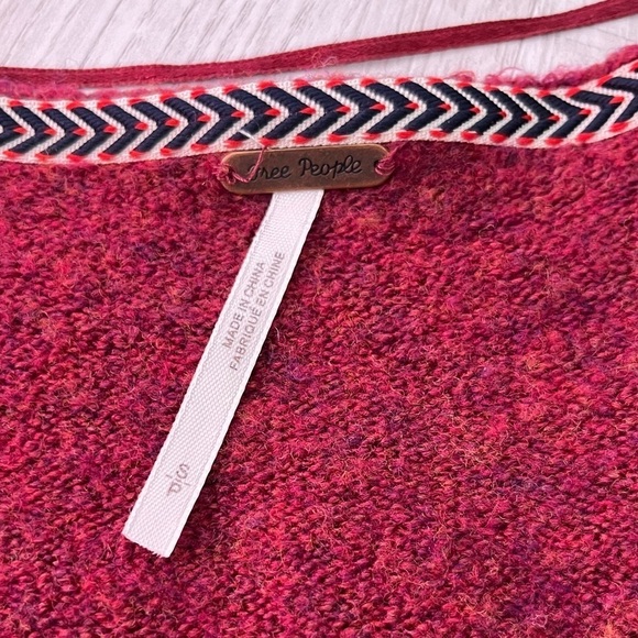 Free People Fringe Hem Cranberry Raglan Pullover Wool Blend Sweater size S - Picture 7 of 10